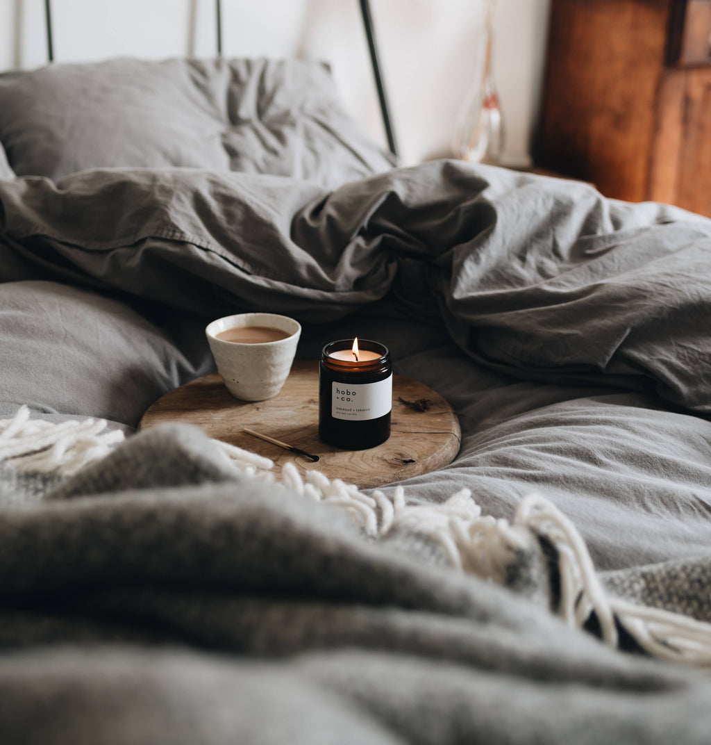 Oakwood & Tobacco Medium Soy Candle