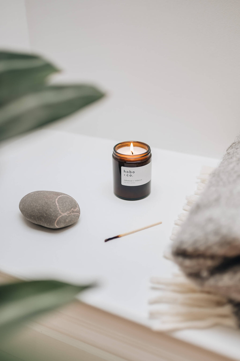 Oakwood & Tobacco Medium Soy Candle